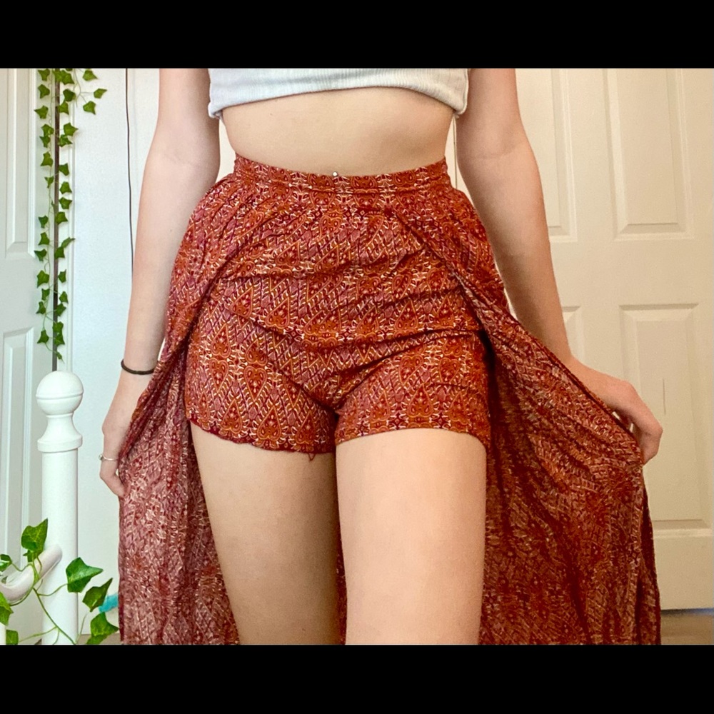 Super cute floral shorts!! from rumor